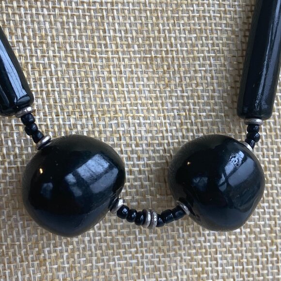 Unique Chunky Black Beaded Necklace with Screw Closure - Picture 4 of 5